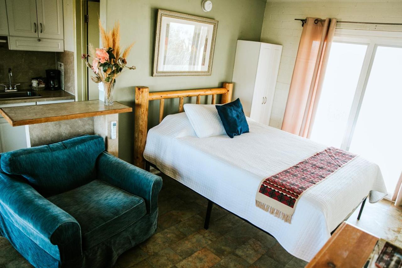 Hilltop Tavern And Inn Apple Valley Bagian luar foto