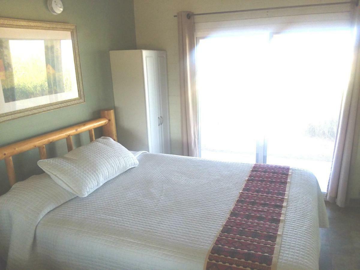Hilltop Tavern And Inn Apple Valley Ruang foto
